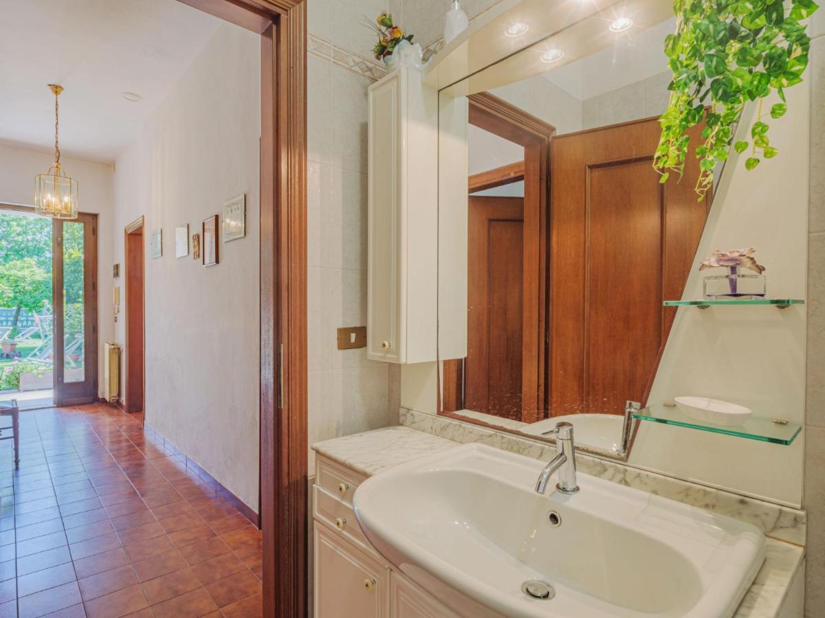 Apartment Emiliano By Interhome Marina di Massa Ngoại thất bức ảnh
